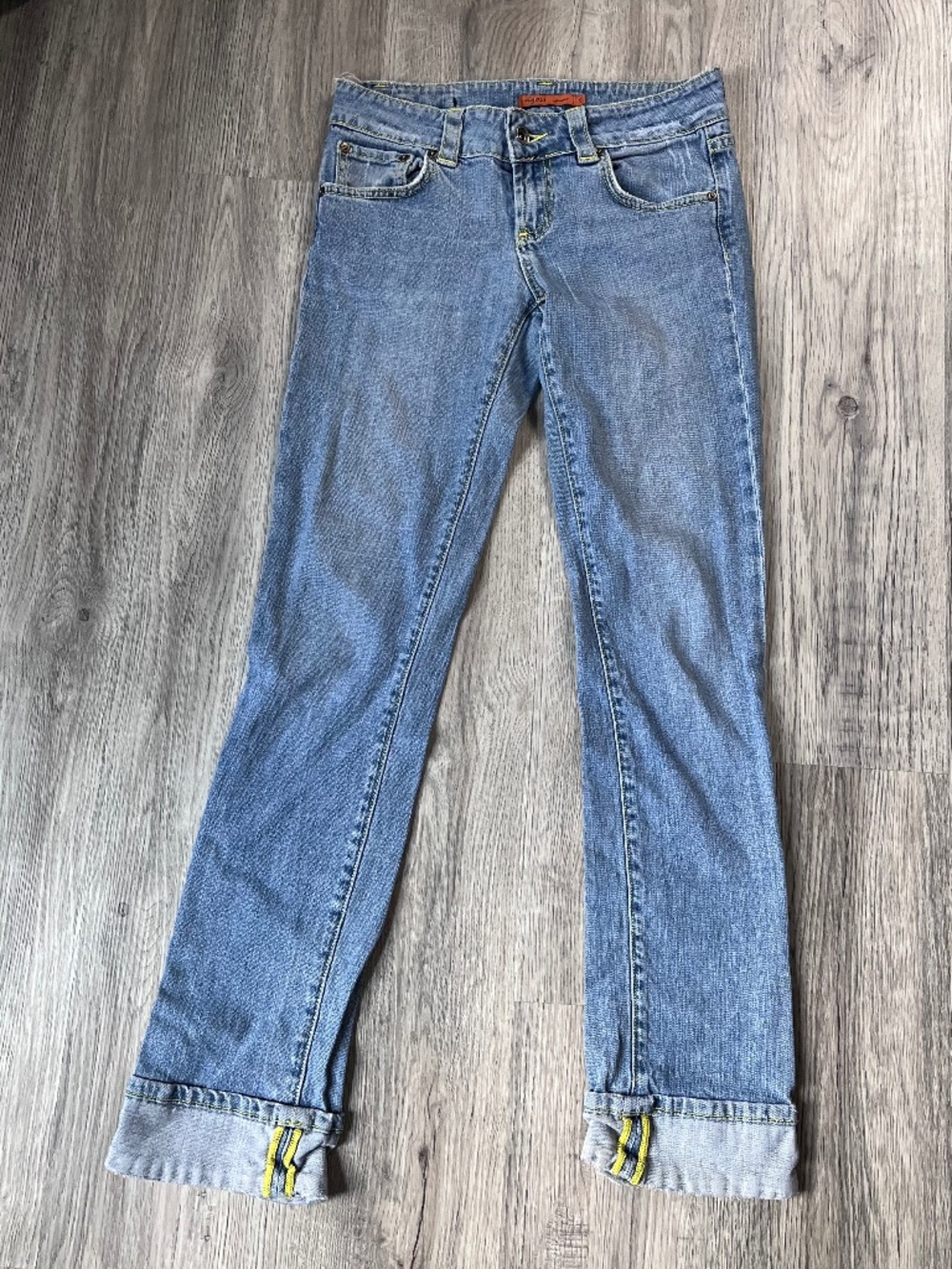 Vigoss Jeans juniors size 5 Thick cuff with color stitching light Wash Denim